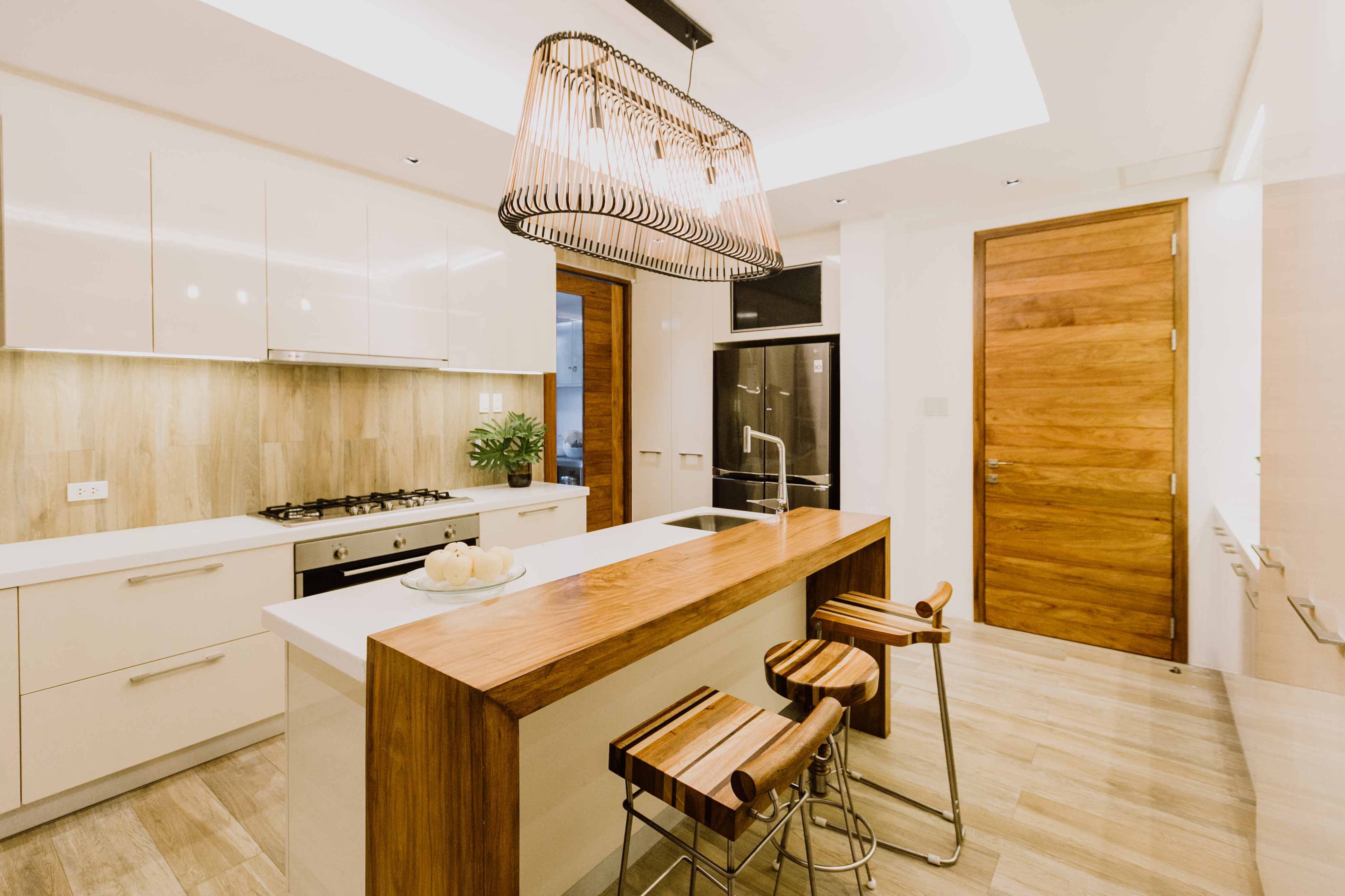 BUWAK TAPPERED DINING LIGHT